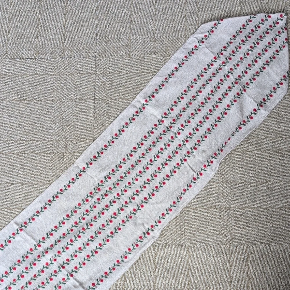Source Unknown embroidered linen